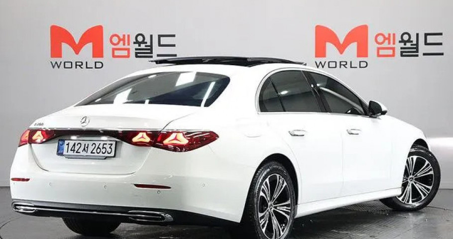 Mercedes-Benz E-Class 