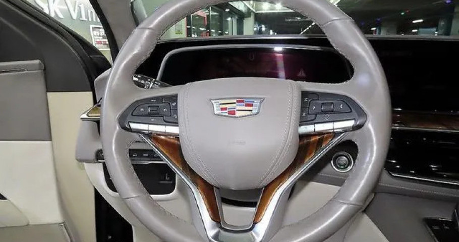 Cadillac Escalade 