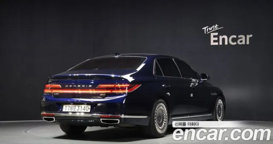 Genesis G90 