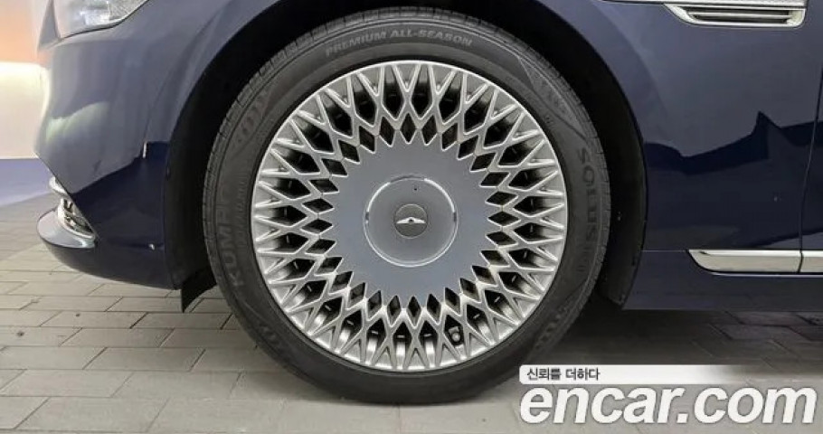 Genesis G90 