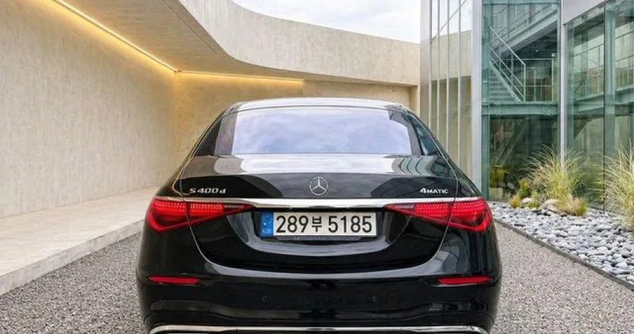 Mercedes-Benz S-Class 