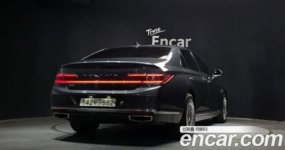 Genesis G90 