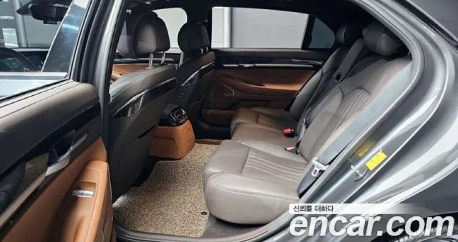 Genesis G90 