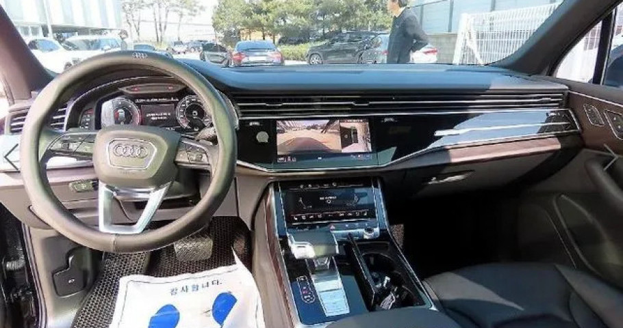 Audi Q7 