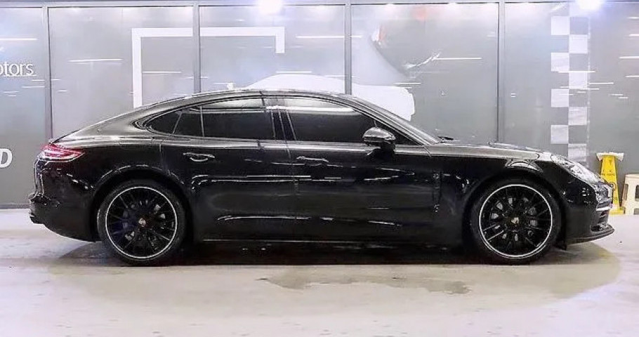 Porsche Panamera 