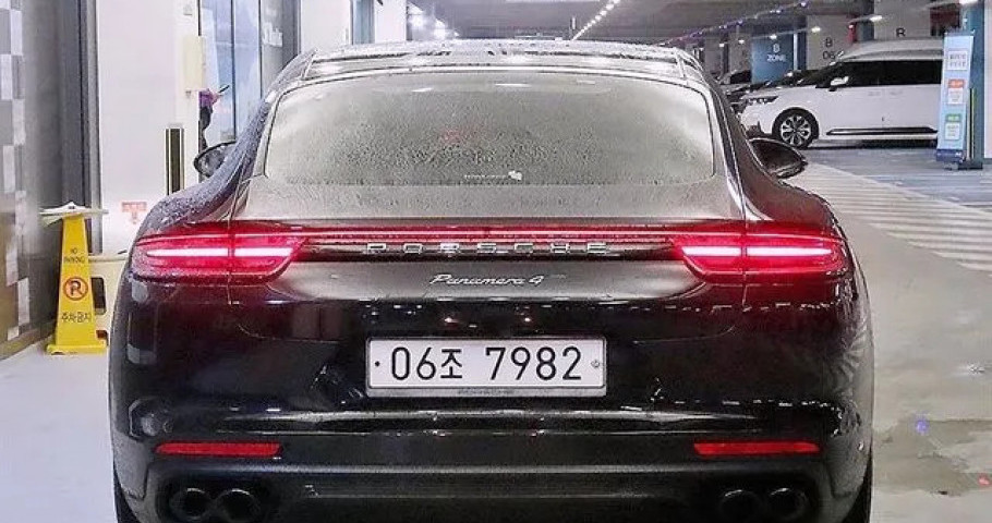 Porsche Panamera 