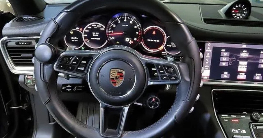 Porsche Panamera 