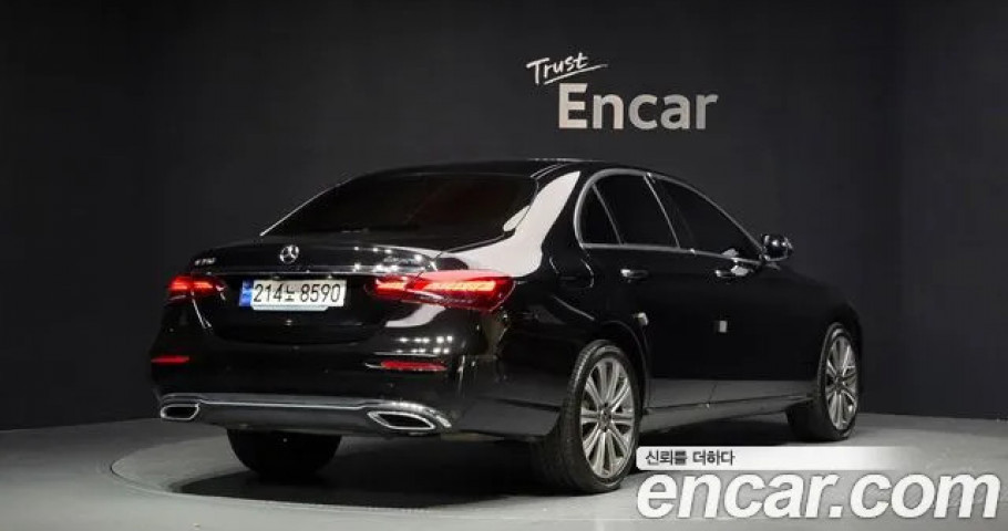 Mercedes-Benz E-Class 