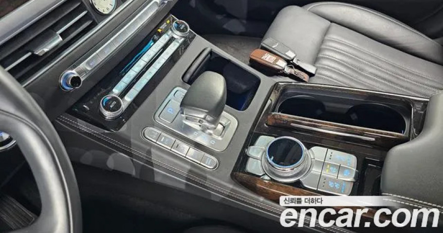 Genesis G90 