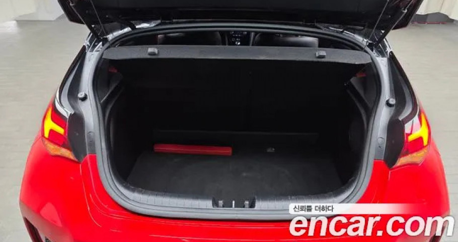 Hyundai Veloster 