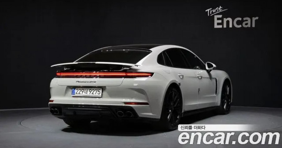 Porsche Panamera 