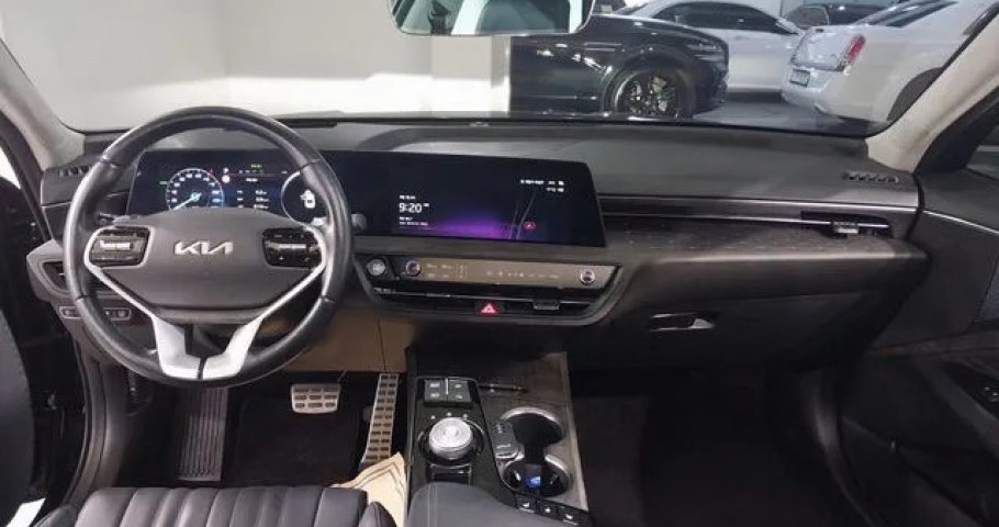 Kia K8 