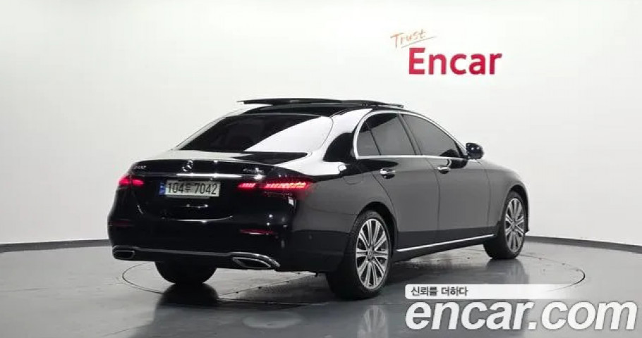 Mercedes-Benz E-Class 