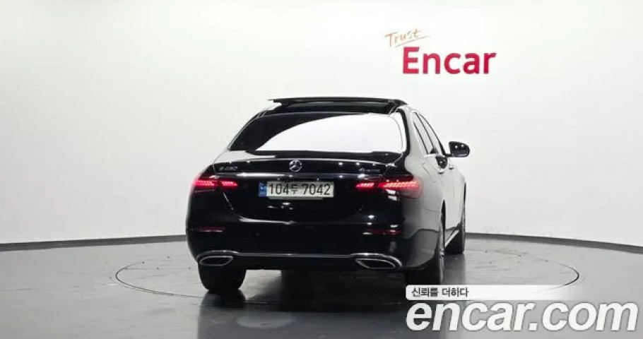 Mercedes-Benz E-Class 