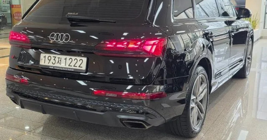 Audi Q7 