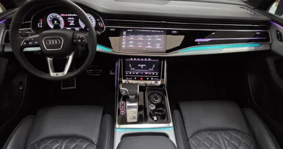 Audi Q7 