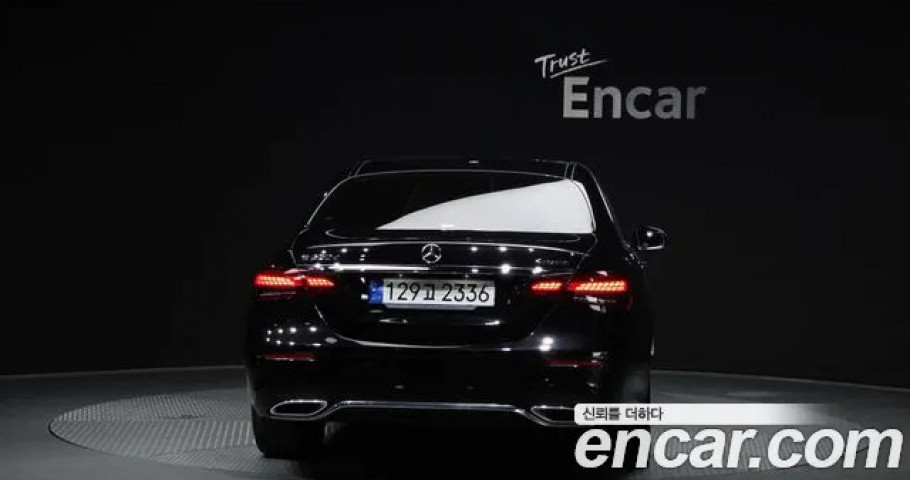 Mercedes-Benz E-Class 