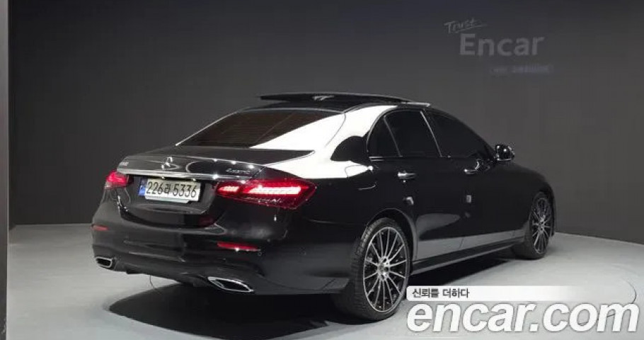 Mercedes-Benz E-Class 