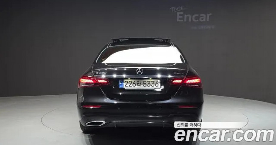 Mercedes-Benz E-Class 