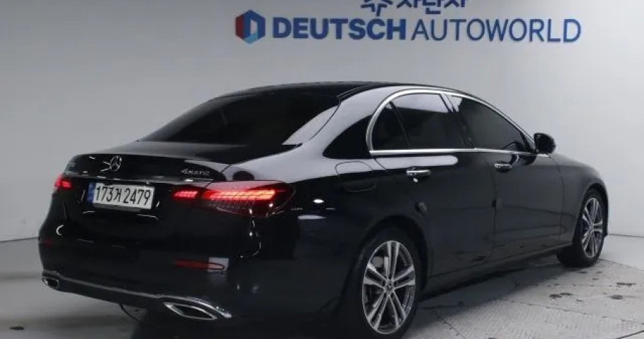 Mercedes-Benz E-Class 