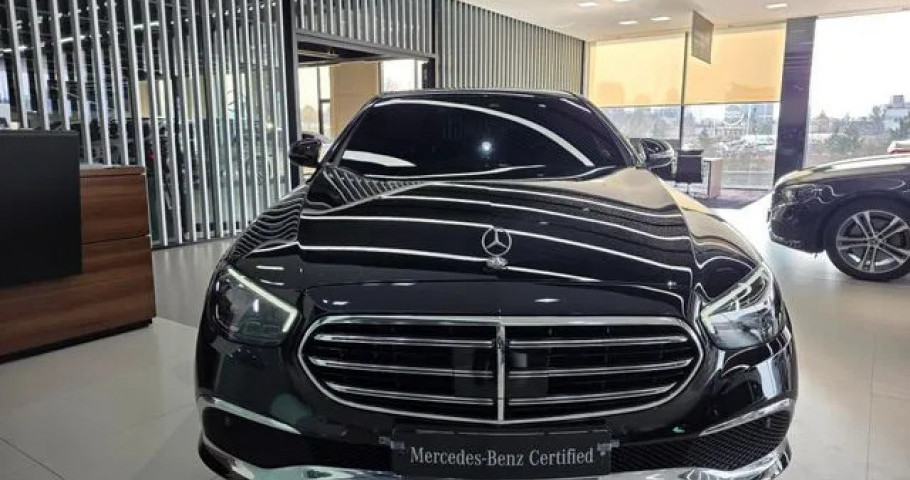 Mercedes-Benz E-Class 