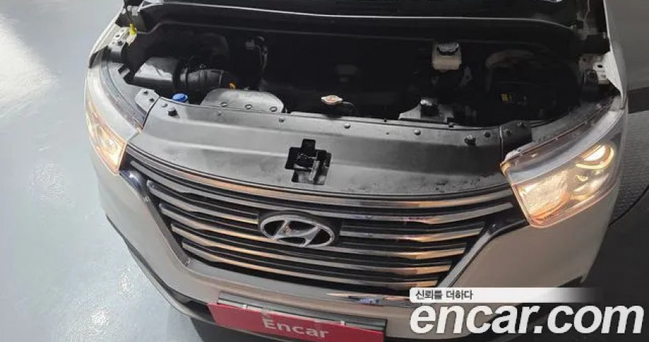 Hyundai Starex 