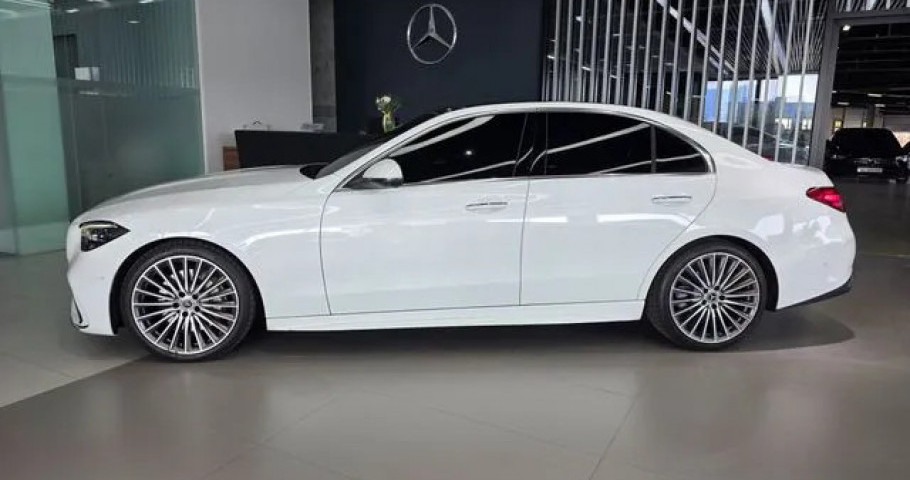 Mercedes-Benz C-Class 