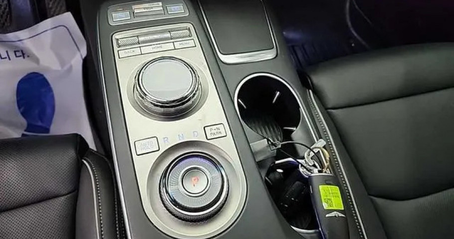 Genesis Gv70 