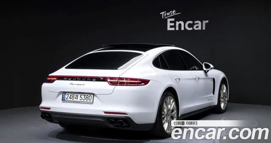 Porsche Panamera 