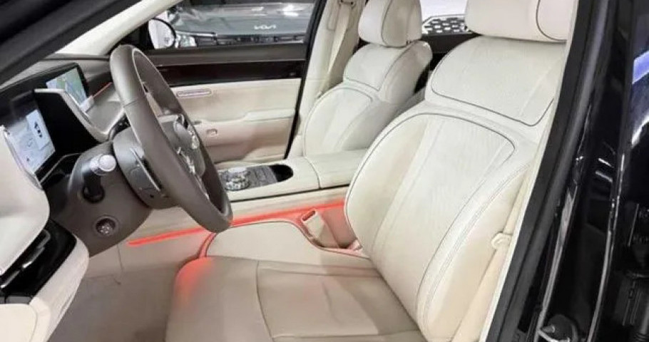 Genesis G90 