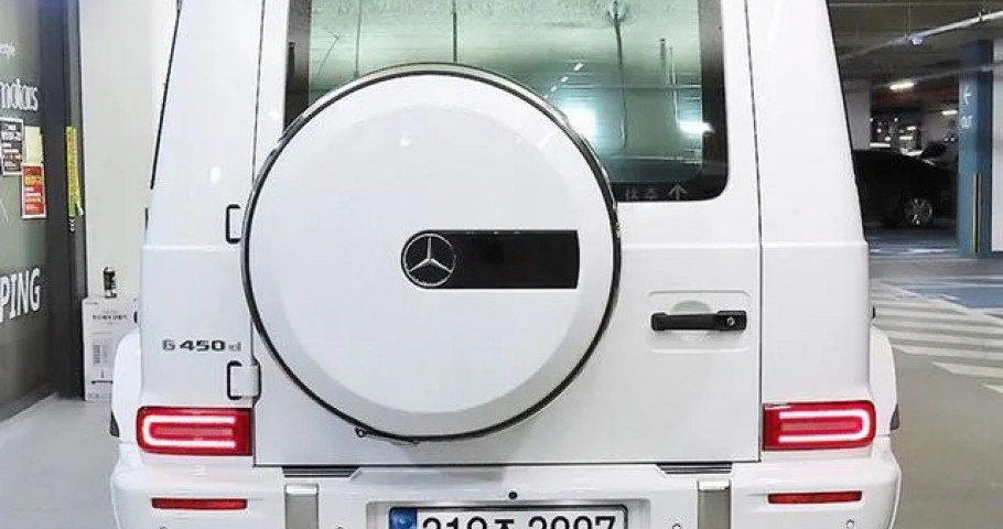 Mercedes-Benz G-Class 