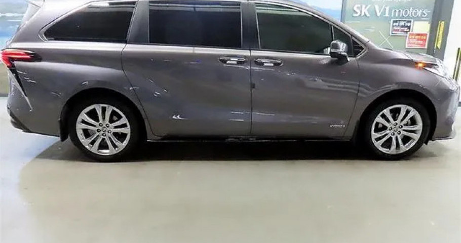 Toyota Sienna 
