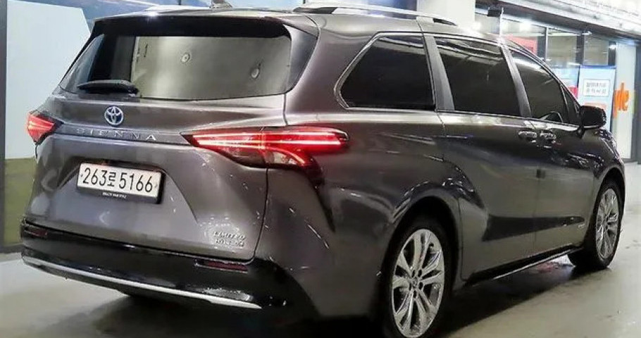 Toyota Sienna 
