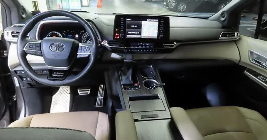 Toyota Sienna 