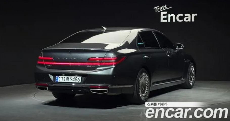 Genesis G90 