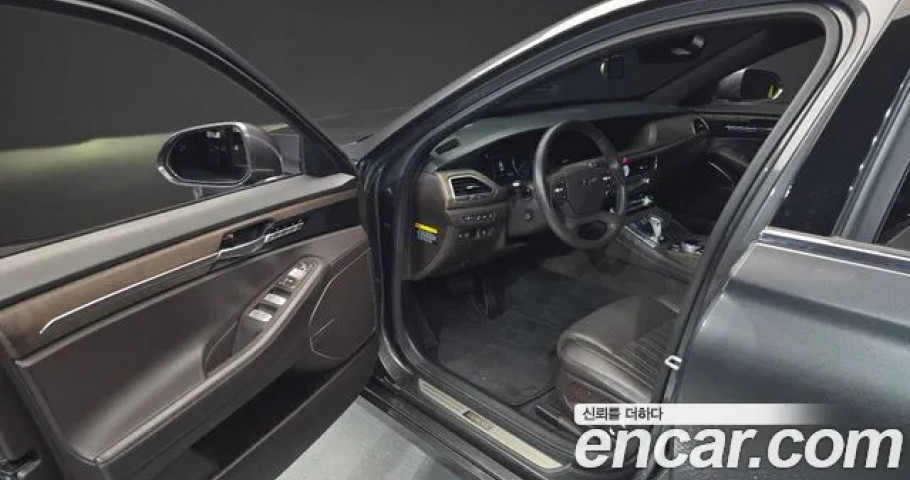 Genesis G90 