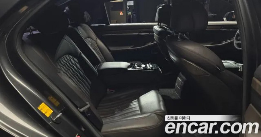 Genesis G90 