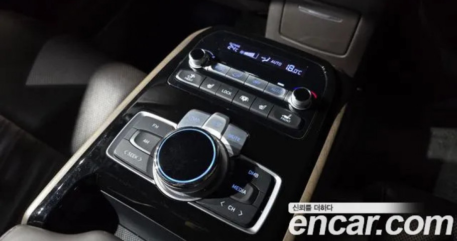 Genesis G90 