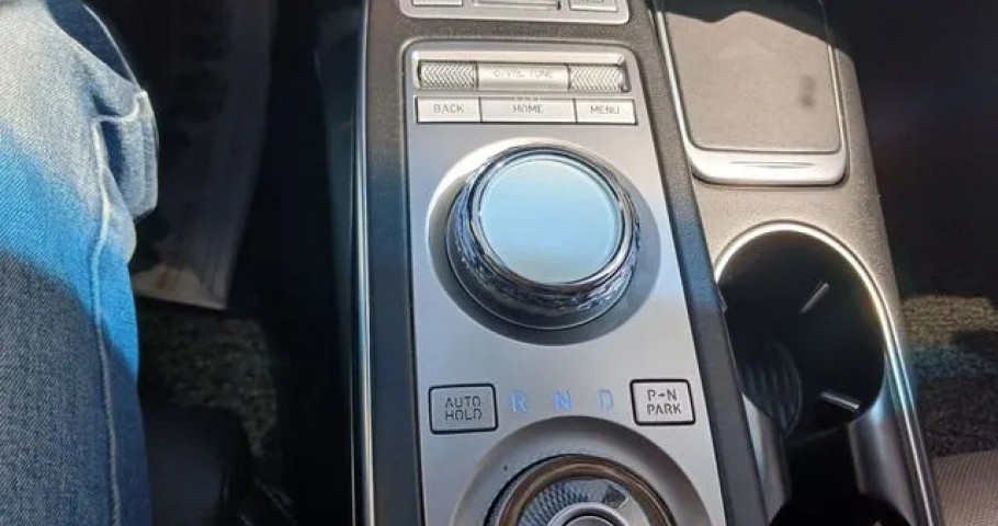 Genesis Gv70 