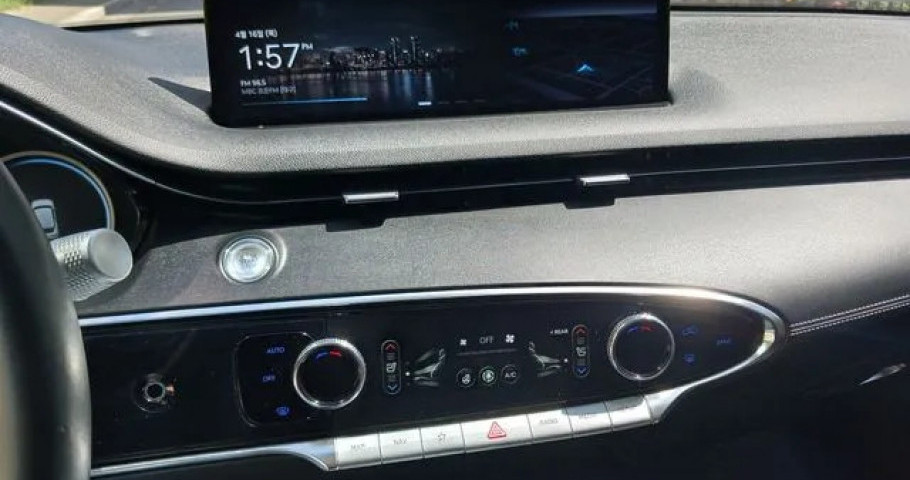 Genesis Gv70 