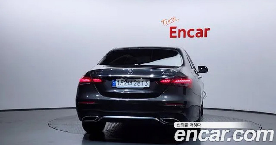 Mercedes-Benz E-Class 