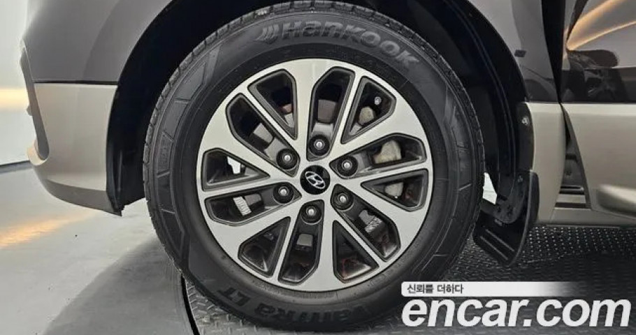 Hyundai Starex 