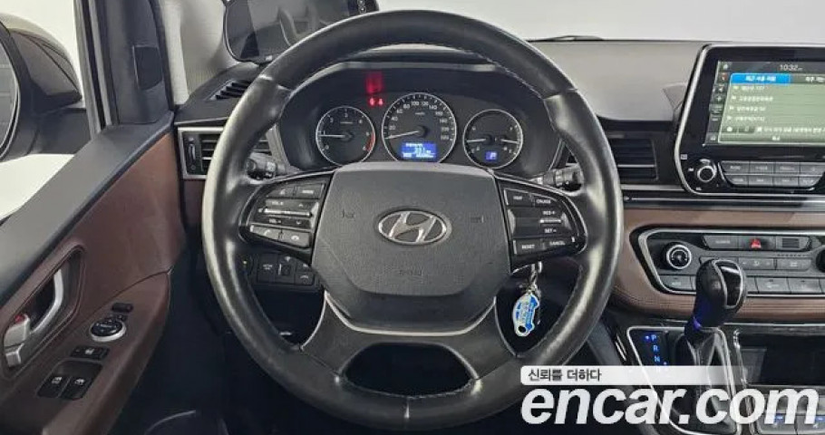Hyundai Starex 