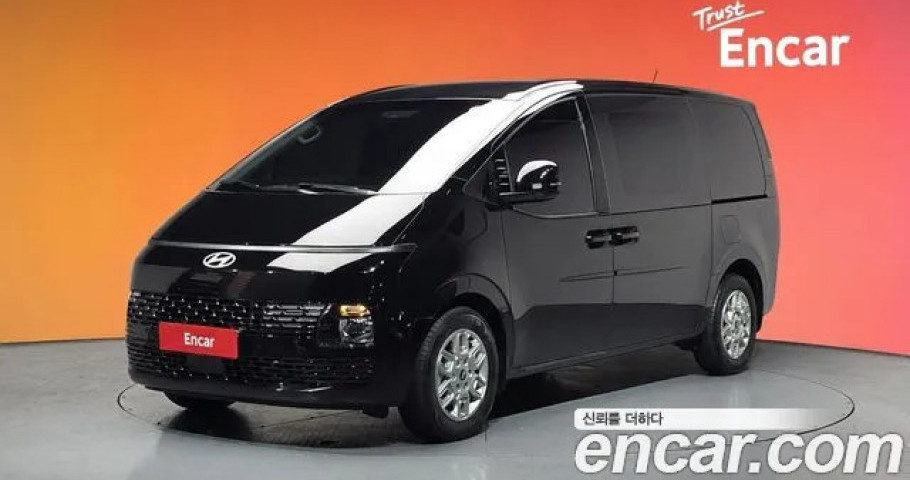 Hyundai Staria 