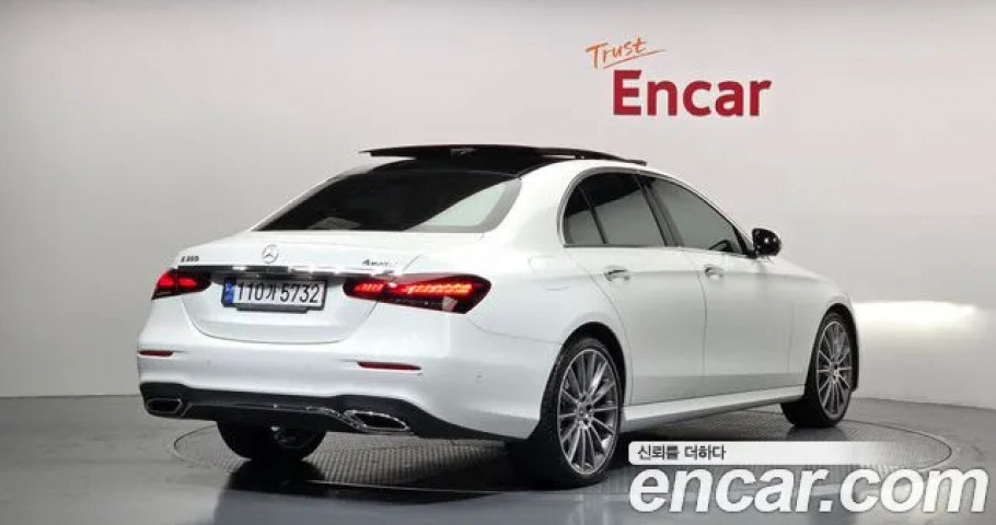 Mercedes-Benz E-Class 