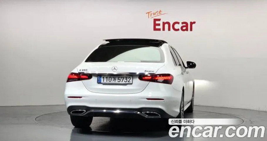 Mercedes-Benz E-Class 