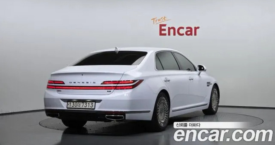 Genesis G90 