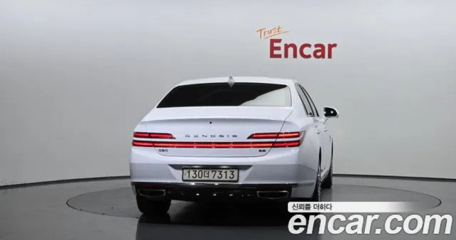 Genesis G90 