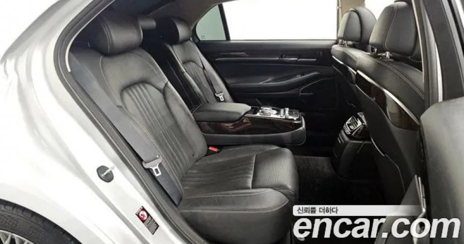 Genesis G90 