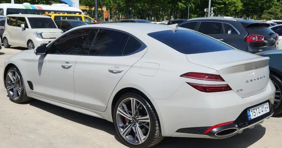 Genesis G70 